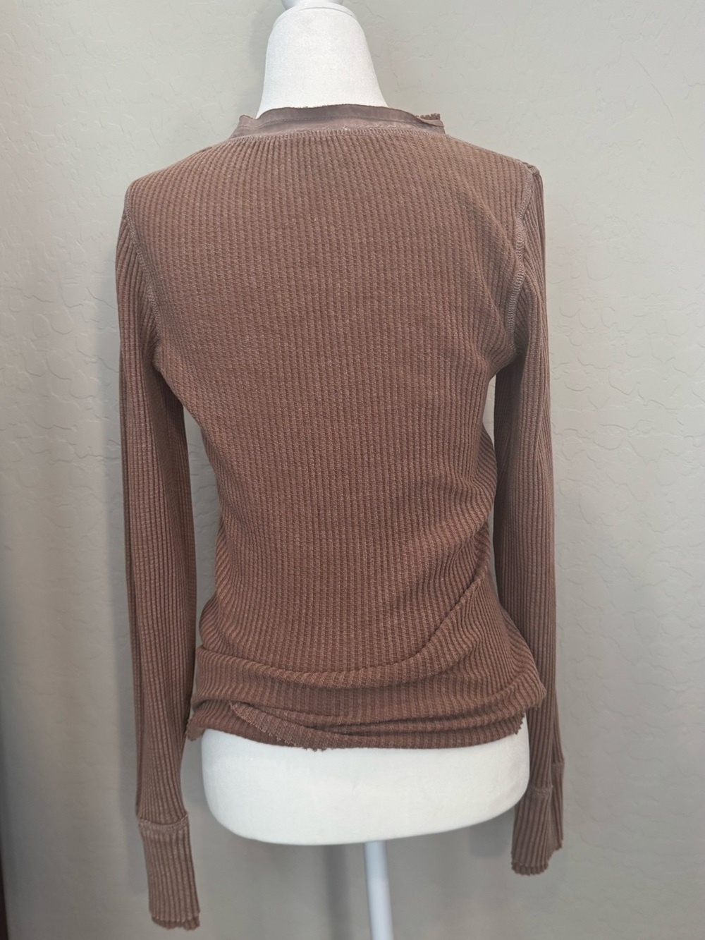 BKE Brown Ribbed Henley with Ruffle Trim - Picture 6 of 7